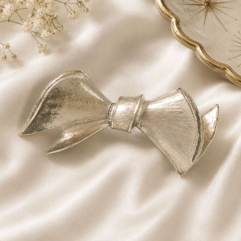 Vintage Gerrys Silver Finish Bow Brooch